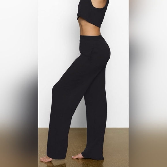 NWT Skims Boyfriend Pants - Picture 2 of 5